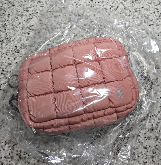 NEW Free people Quilted Mini Case (Ballet Slipper, Pink) - Picture 2 of 9